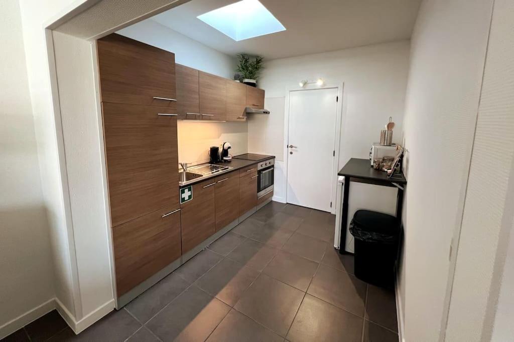 Bright, Spacious Nearby * Ostende